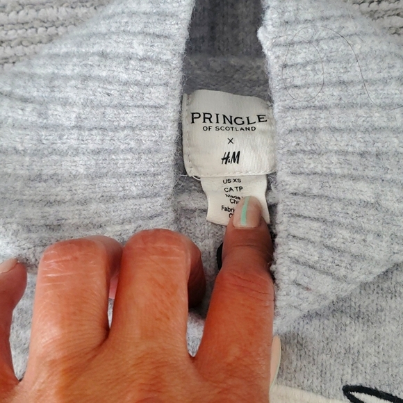 H&M Turtle Neck Sweater by Pringle - Picture 4 of 4